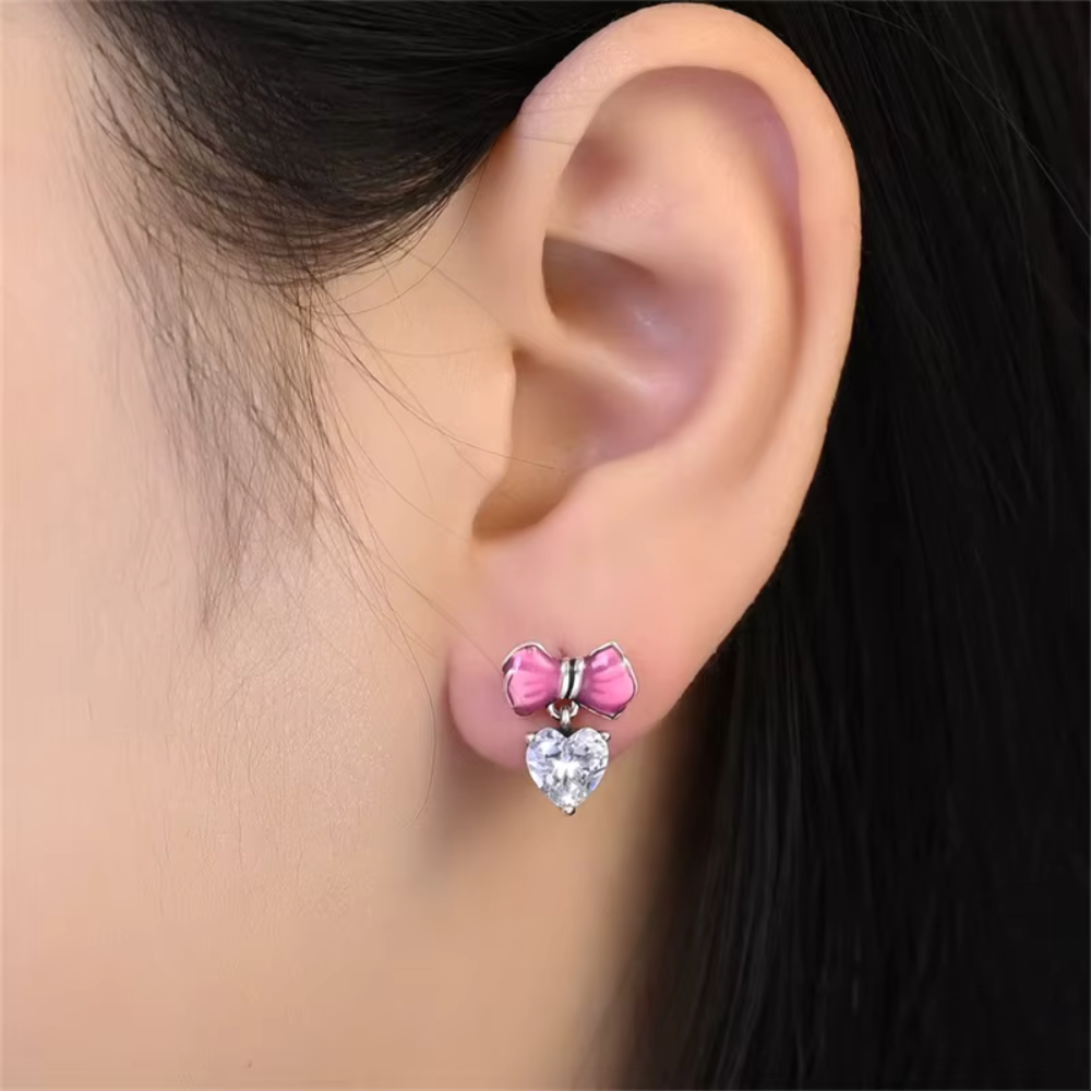 Bow-hearted earrings