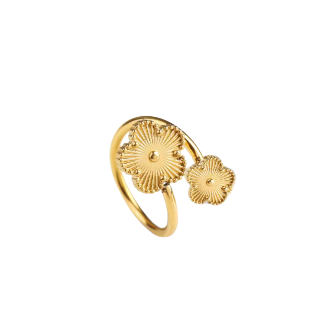 Clover Ring