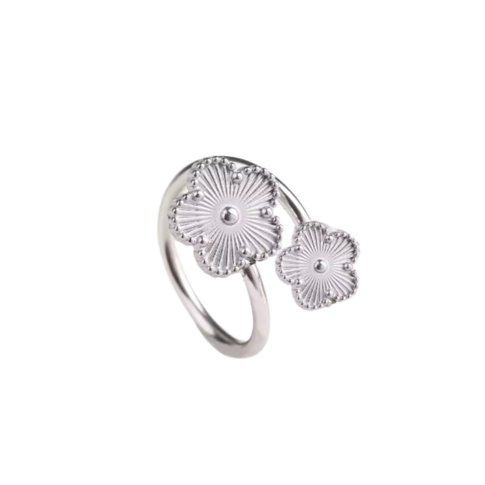 Clover Ring